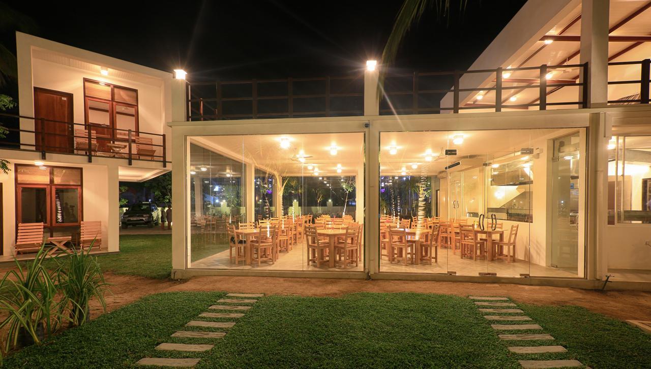 Hotel Arugambay Roccos Arugam Bay Exterior foto